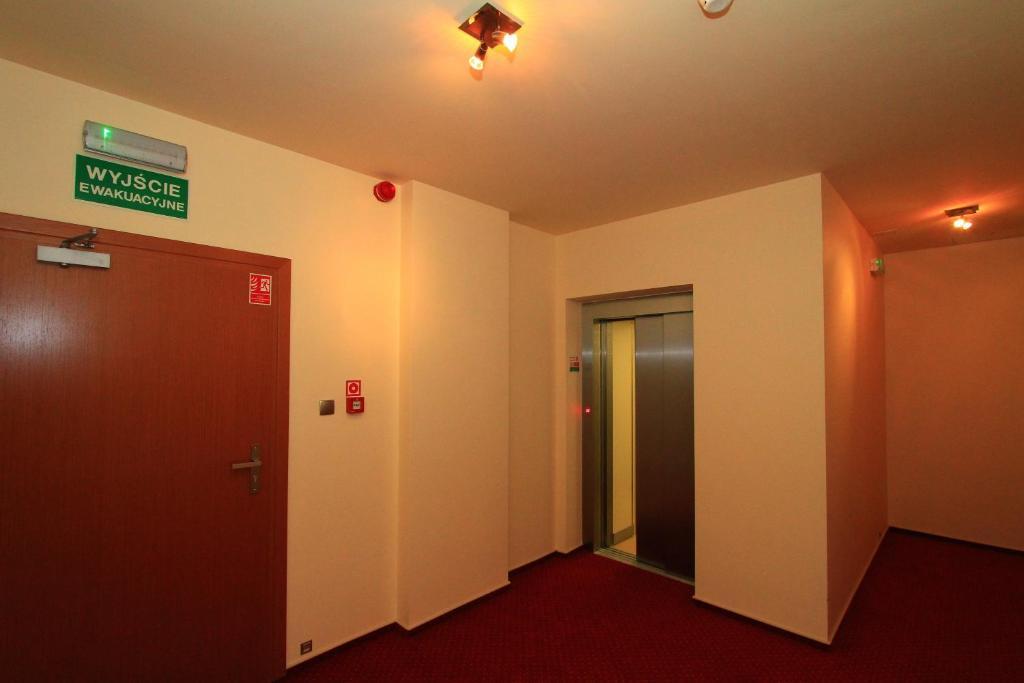 Hotel Rydzewski Елк Екстериор снимка